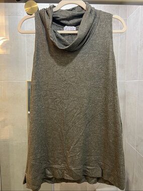 Sleeveless Draped Cowl Neck Tank Top - Olive